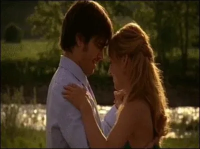 Est-ce que Ty a donn une bague de fianailles  Amy ?