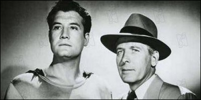 Dans "Les Aventures de Superman", série des années 50, qui interprète le rôle de Clark Kent ?