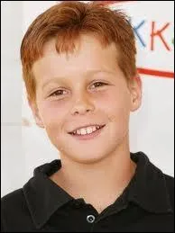 Il joue son frre jumeau, Preston Scavo, dans les saisons 1  4. Qui est-ce ?