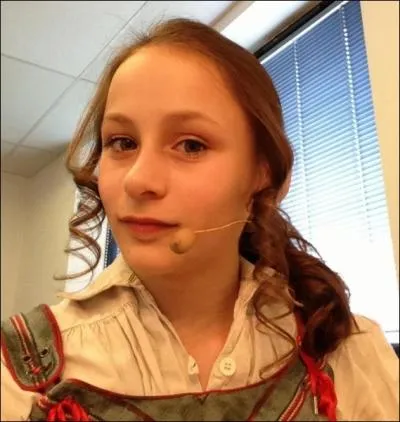 Et au fait... Combien y a-t-il de jeunes filles jouant Charlotte (en comptant celles qui sont parties) ?