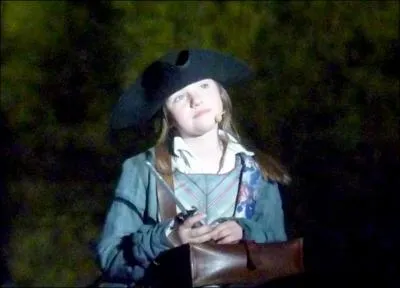 Dans le spectacle,  qui Charlotte dit-elle :  Paris est  toi !   ?