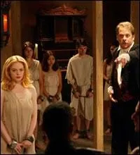 [Pacte avec le Diable] Comment s'appelle l'employeur de Paige tu� par Zahn ?