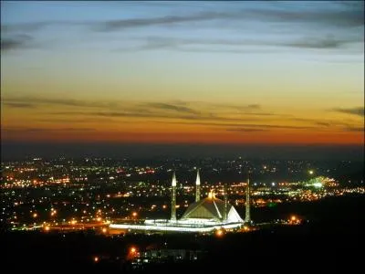 Quelle affirmation  propos d'Islamabad est errone ?