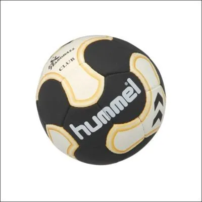 Dans quel sport utilisons-nous ce ballon ?