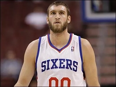 Qui est ce joueur des Sixers ?