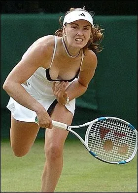 Martina Hingis a remport 2 titres  Roland-Garros.