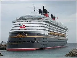 Quel nom porte le vaisseau de type paquebot construit sur le chantier naval de Fincantieri pour Disney ?