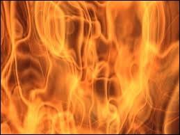 Dans les nouvelles versions des cartes, quelles sont les couleurs respectives des types  Feu, Poison, Spectre  ?