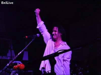 En quelle anne fut publi le premier album du groupe ayant Steve Hogarth pour leader ?