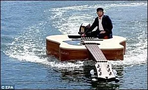  la mer ! Comment s'appelle un chaland servant  recevoir les vases et sables extraits par dragage ?