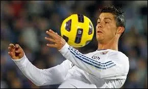 De quel footballeur s'agit-il ?