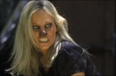 Il arrive que durant une guerre, des GI tombent sur des ennemis compltement inattendus, avec des grandes dents, appels les hommes-chiens !