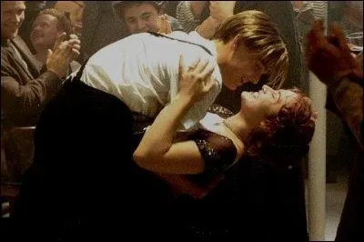 Dans le film 'Titanic', Jack fait dcouvrir une 'vraie soire'  Rose. Au cours de cette soire, sur quel style de musique dansent-ils ?