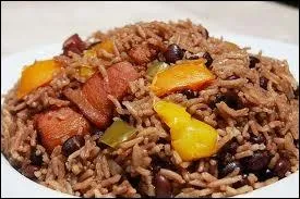 Ce  congri  est compos d'oignons, riz blanc, haricots noirs et morceaux de lard, le tout frits. C'est plat est considr comme  plat national   .