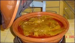 Comment s'appelle, en Rpublique dmocratique du Congo, ce mets dont la sauce est prpare  partir de la chair de noix de palme  laquelle on rajoute de la viande et des condiments ?