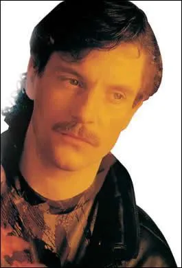 Donnez le titre d'une de ses plus clbres chansons.