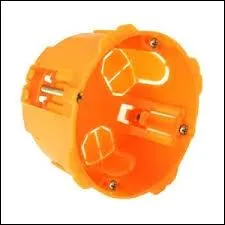 Et pour installer notre appareillage lectrique, nous installons une... .