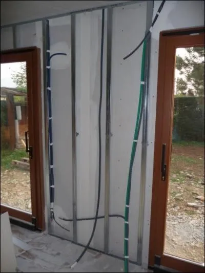 Nous pouvons descendre ... pour l'appareillage lectrique.