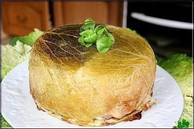 Chou, farce, poires, le tout arros de cidre. Cuire  four moyen. Avec une rduction de cidre et de fond de veau vous arroserez votre prparation au moment de servir.