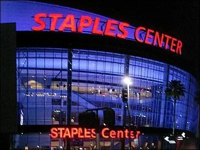 Quelle quipe NBA joue au Staple Center?