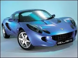 Cette belle voiture est une LOTUS, qui porte un doux prnom, celui de la destinataire d'une fameuse lettre musicale... ?