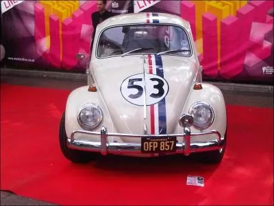 Voici la clbre Coccinelle de Volkswagen, qui est une star de cinma reconnue sous le charmant prnom de ?