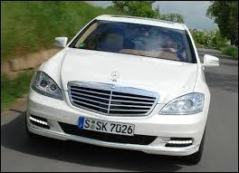 Voici l'une des plus célèbres voitures du monde, la Mercedes, qui porte le prénom... ?