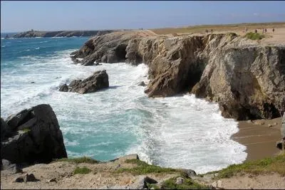 La mer a sculpt de trs belles falaises sur les ctes franaises. O se trouvent celles-ci ?