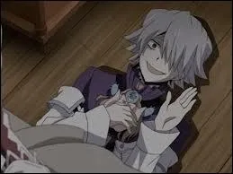 Lui, c'est un exentrique, il est li par la Chane Mad Hatter et il a le surnom de :  Le Chapelier fou  et son vrai nom est Kvin Regnard. Qui est-ce ?