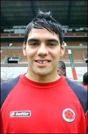 Quelle a t la premire quipe de Falcao ?