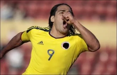  quinze ans, Falcao a t dcouvert par River Plate lors d'un match de slection de la Colombie des moins de 17 ans :