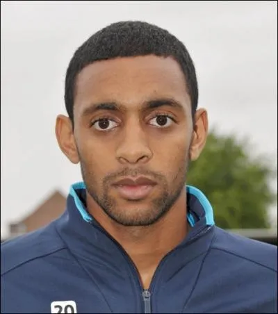 Dans quel club nordiste Ronny Rodelin joue-t-il depuis 2011 ?