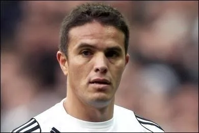 Slectionn 9 fois en quipe de France, Laurent Robert remporte avec les bleus la coupe des confdrations. En quelle anne ?