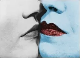 Je suis une uvre de Man Ray. Suis-je l'originale ou est-ce que l'on m'a modifie ?