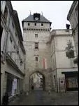 La ville de Saint-Jean-d'Angly ( Charente-Maritime ) est chef-lieu ...