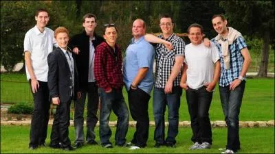 Comment se nomme le groupe de clibataires au physique atypique, mais au grand coeur ?