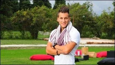 Comment s'appelle-t-il et de quel groupe fait-il partie ?