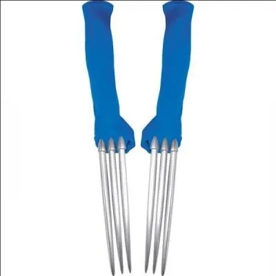 C'est beau la neige, c'est potique, c'est les vacances pour nous ! Mais au Canada, fais attention quand on te serre la main l'hiver, parce que les qubcois...