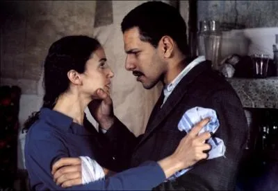 Dans ce film de 1997 de Bourlem Guerdjou avec Roschdy Zem et Fadila Belkebla , on y trouve ...