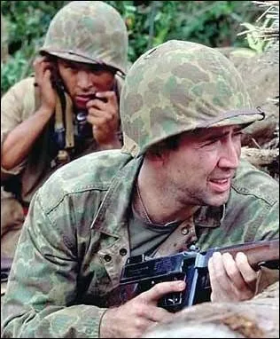  quelle tribu indienne appartiennent les jeunes hommes que doit protger Nicolas Cage dans le film Windtalkers, les messagers du vent ?