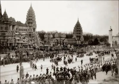 L'Exposition coloniale internationale qui s'est droule  Paris a rassembl plusieurs millions de visiteurs. Sous le slogan  le tour du monde en un jour  se cache alors un honteux parc d'attraction autour du colonialisme. En quelle anne cette exposition s'est-elle droule ?
