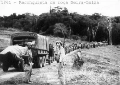 Les colonies portugaises en Afrique (Mozambique, Angola, Guine Bissau, Cap-Vert Sao Tom-et-Principe) obtiennent relativement tard leur indpendance. En quelle anne ?