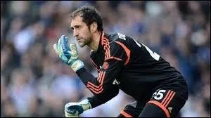 Ce goal a russi  pousser une lgende sur le banc au Real Madrid. Cette lgende est ______