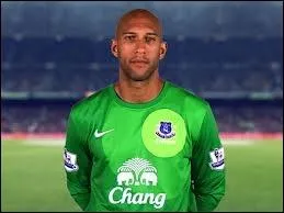 L'an pass, Tim Howard a inscrit un but en championnat depuis sa surface. C'tait le match d'Everton face  ______