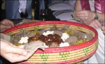 O pourrez-vous vous rgaler d'un wat, ragot  base de lgumes, de lgumes secs et de viande(agneau, boeuf et plus souvent poulet), assaisonn de brbr ?