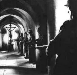 Quel est le titre de ce film avec Pierre Brasseur, dans lequel des notables franais doivent servir d'otages  l'arme allemande en cas d'actes de sabotage de la Rsistance ?