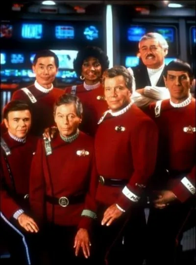 Dans Star Trek VI, lequel des deux est accus du meurtre d'un ngociant klingon qu'il devait normalement escorter ?