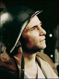 Qui est le ralisateur de Un Chteau en enfer, dans lequel une troupe de soldats amricains transforment un chteau franais du Xme sicle en place forte pendant la Seconde Guerre mondiale ?