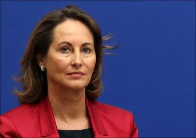 Ministre sous Mitterrand, condamne en 2008 pour licenciements abusifs, elle se prnomme ...
