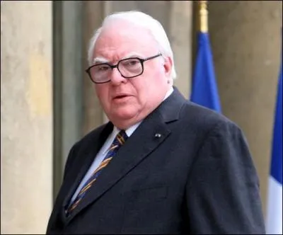 Prsident de l'Internationale socialiste, il est condamn en 2011 pour emploi fictif, il se prnomme